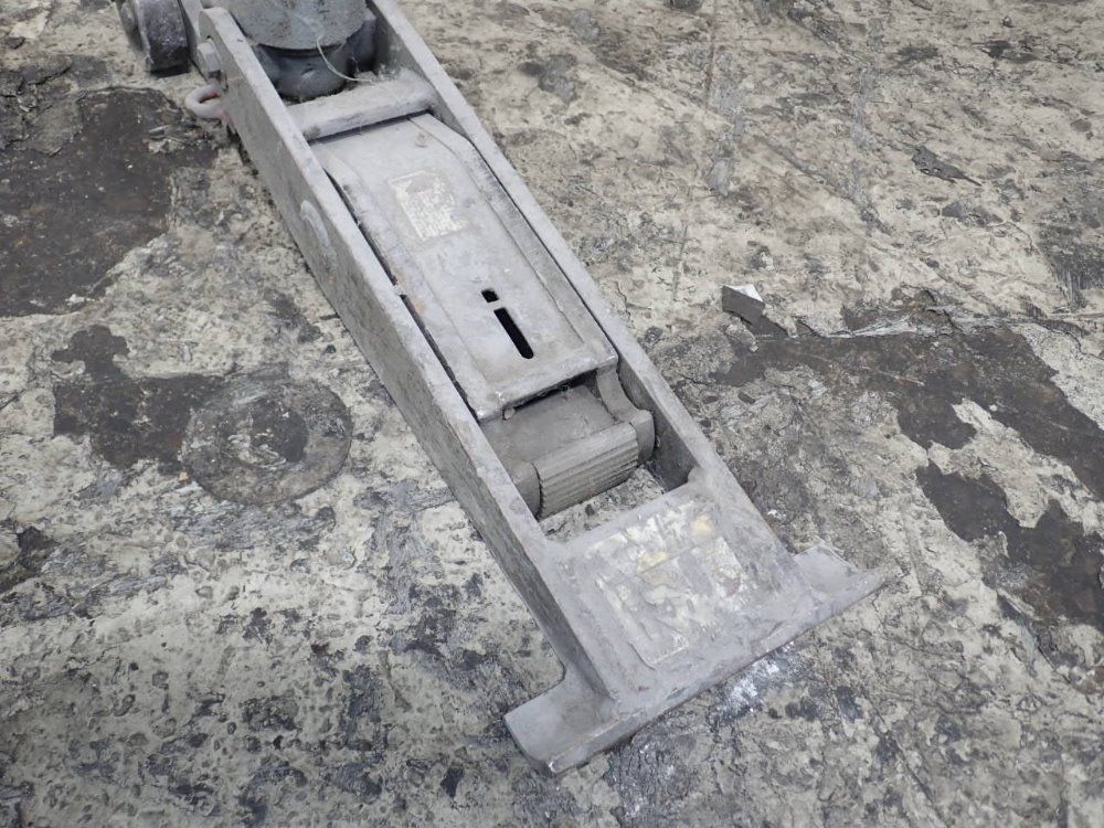 Gray Hydraulic Walking Beam