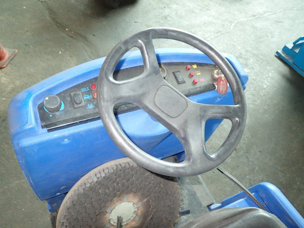 Alto / American - Lincoln Electric Floor Scrubber