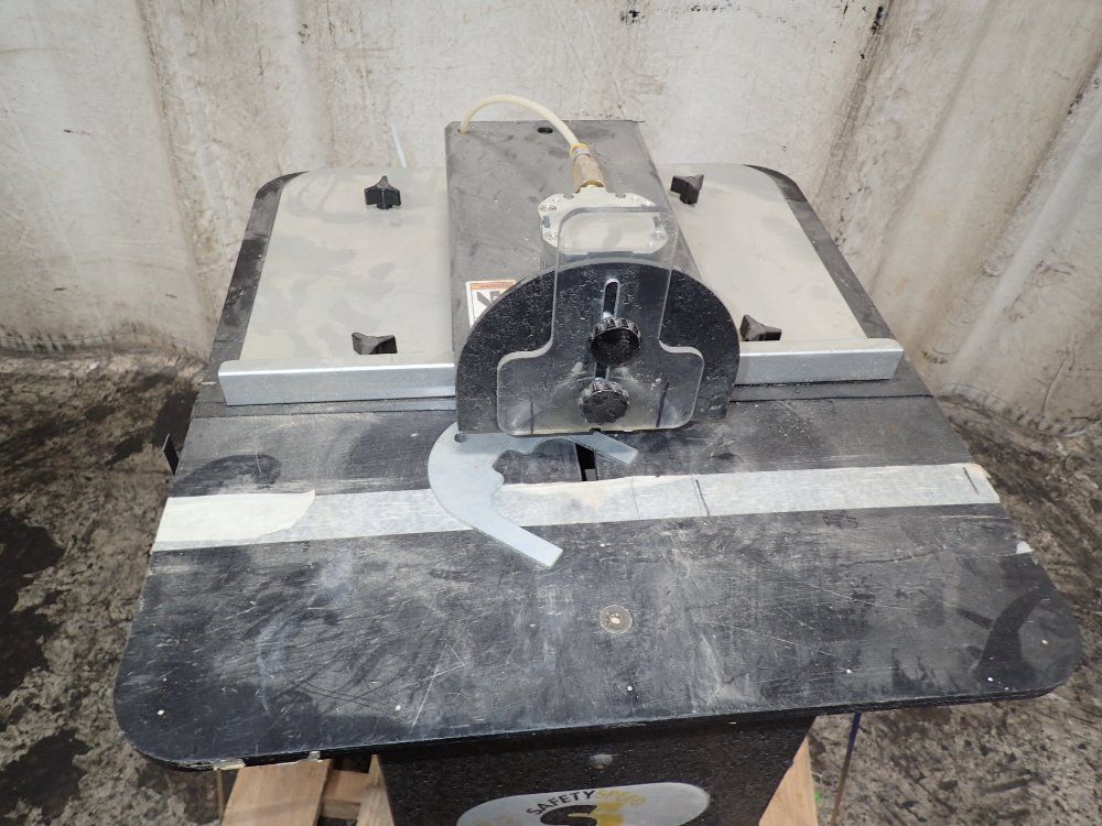 Safety Speed Manufacturing Screw Pocket Machine