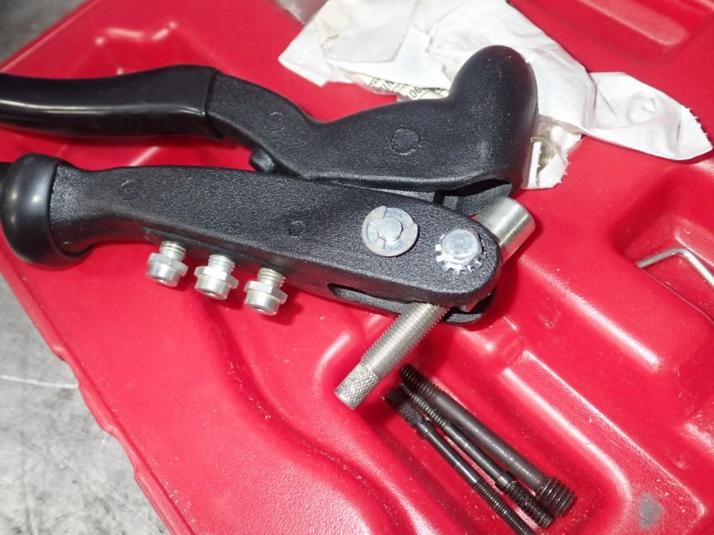 Creative Engineering Rivet/nut Clincher Tote Kit