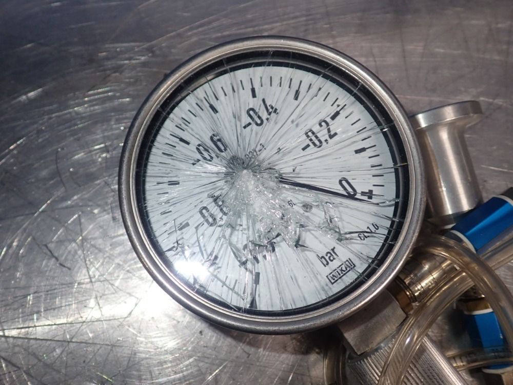 Wika Pneumatic Charging Unit