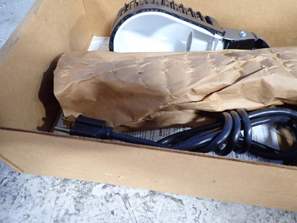 Fastoria Lamp With Safety Cage