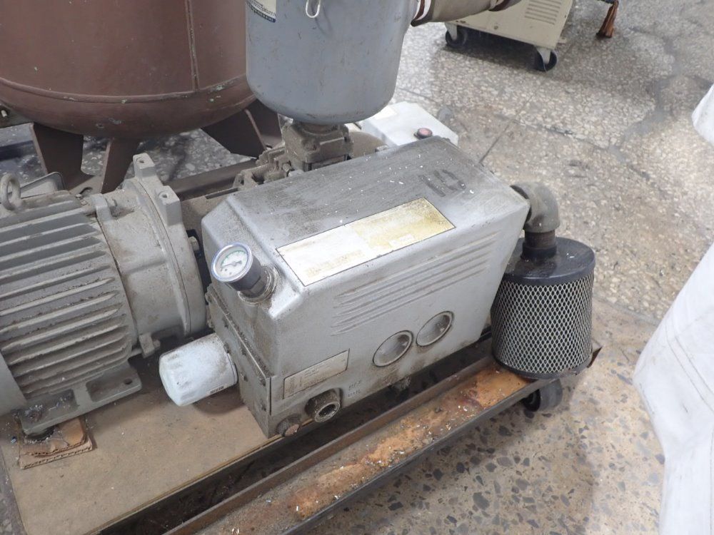 Summit Industrial Equipment Incorporated Vacuum Pump With Tank