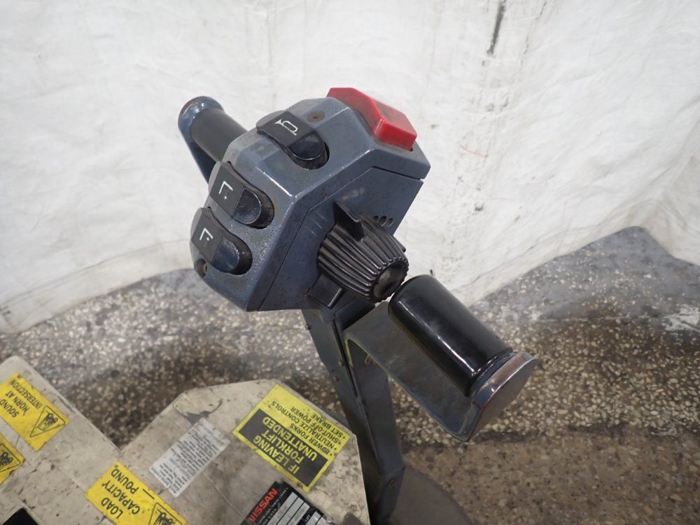 Nissan Electric Pallet Jack