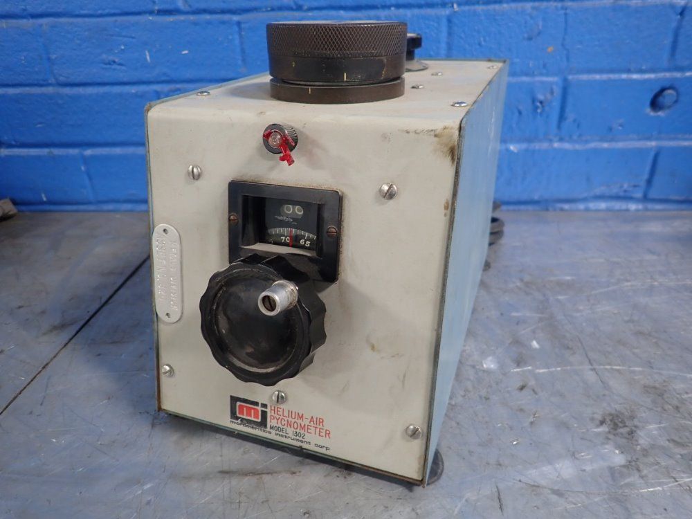 Moromeritics Instruments Helium Air Pycnometer