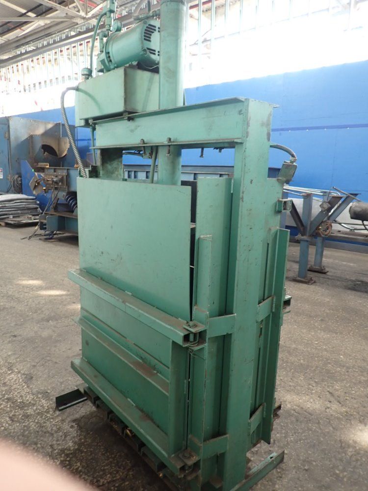 Consolidated Baling Machine Co. 21" X 36" Consolidated Baling Machine Co. Baler