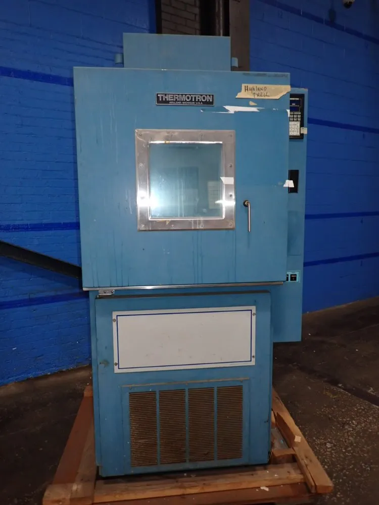 Thermotron Enviromental Chamber