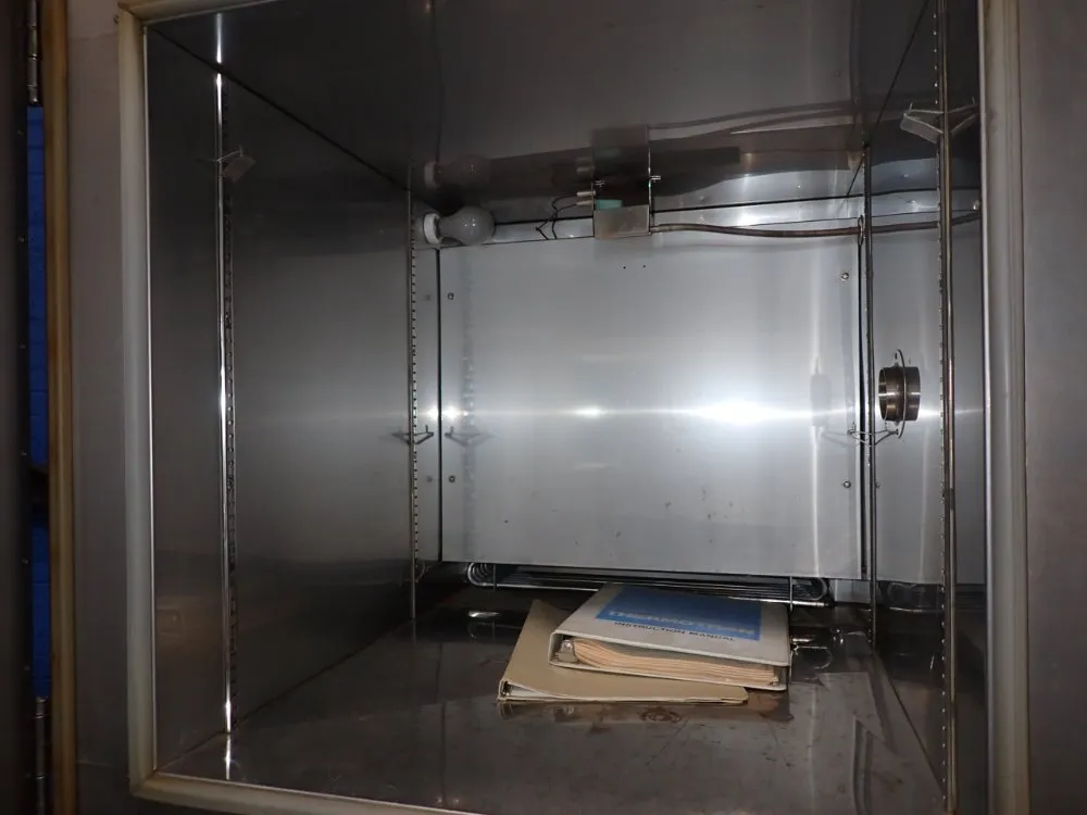 Thermotron Enviromental Chamber
