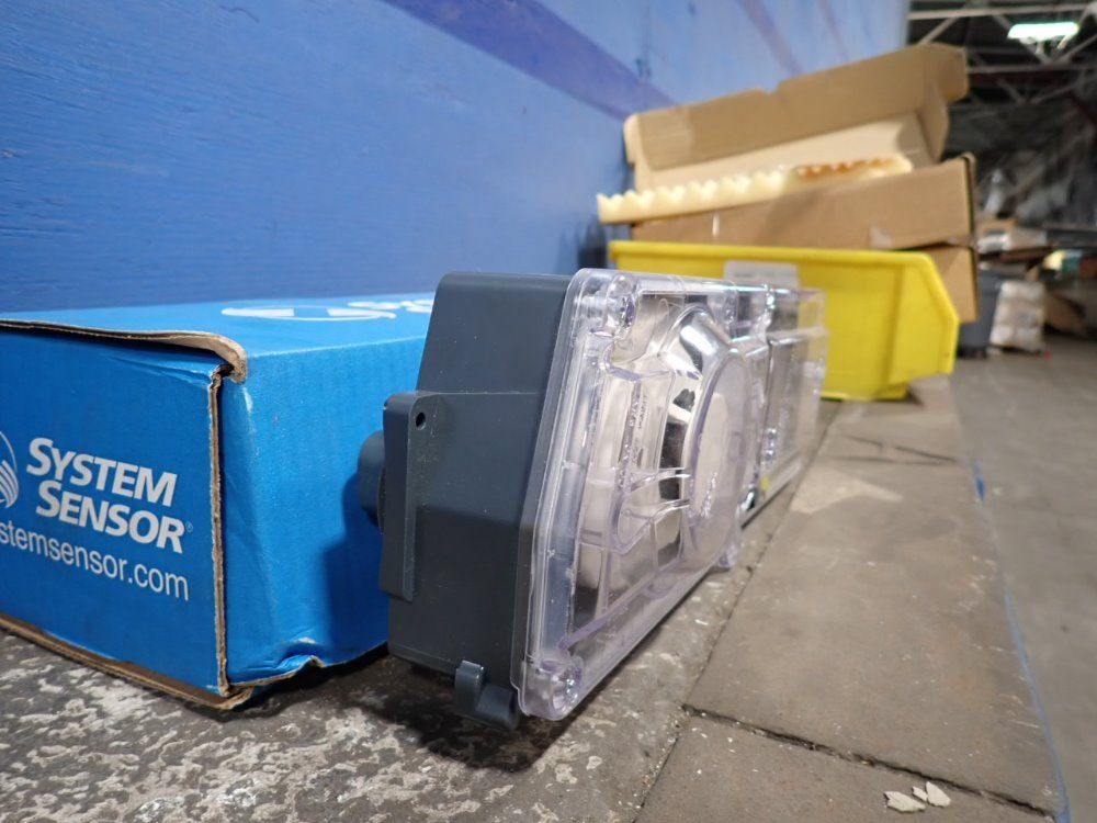 System Sensor Innovair Smoke Detector