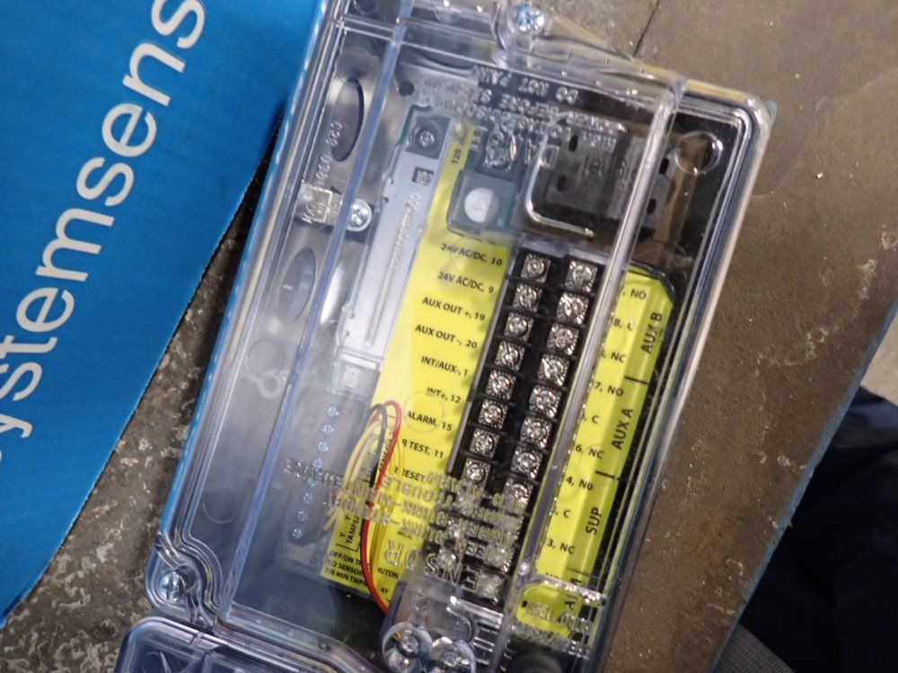 System Sensor Innovair Smoke Detector