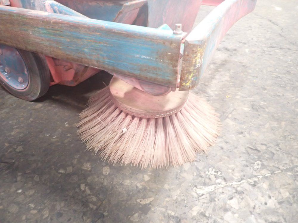 Tennant Floor Scrubber