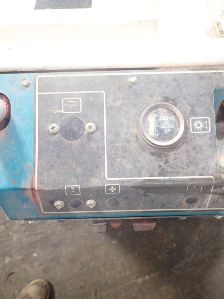 Tennant Floor Scrubber