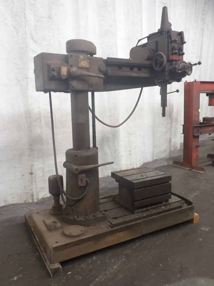 Cincinnati 3' Arm X 7" Column Radial Drill