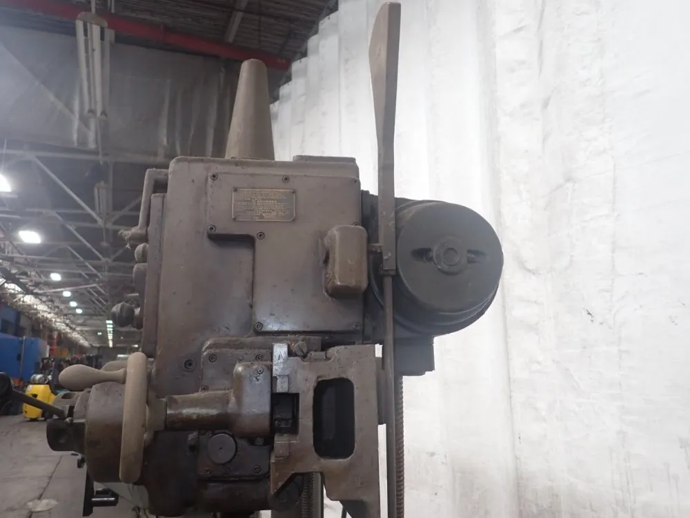 Cincinnati 3' Arm X 7" Column Radial Drill