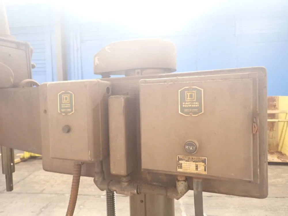 Cincinnati 3' Arm X 7" Column Radial Drill