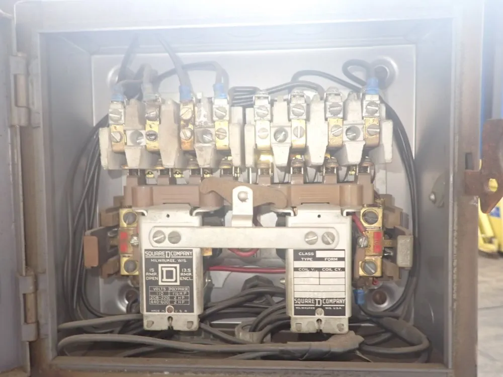 Cincinnati 3' Arm X 7" Column Radial Drill