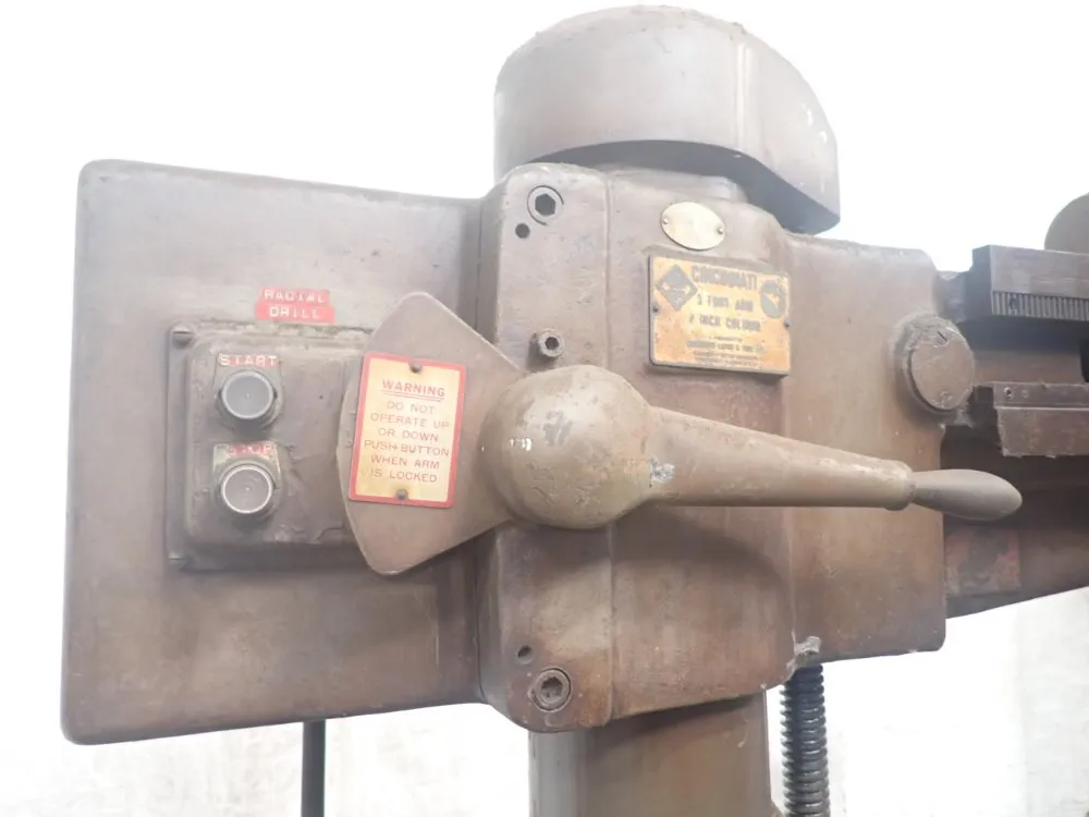 Cincinnati 3' Arm X 7" Column Radial Drill
