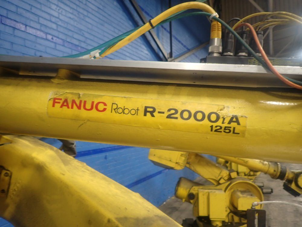 Fanuc R-2000ia 125l Robot - R-2000ia 125l