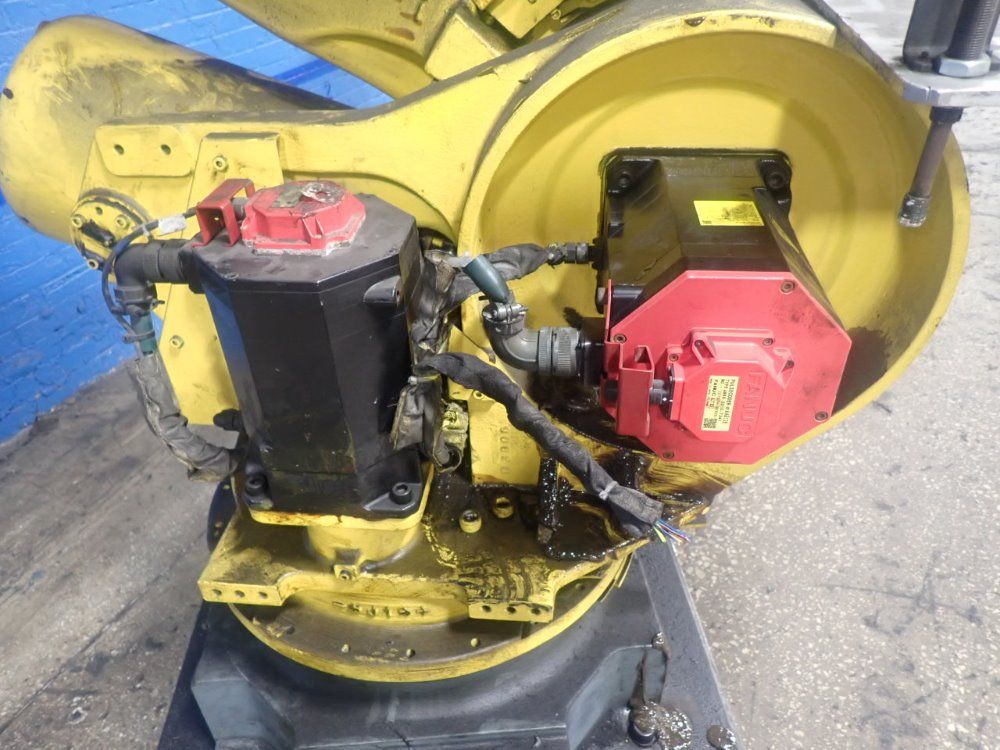 Fanuc R-2000ia 125l Robot - R-2000ia 125l