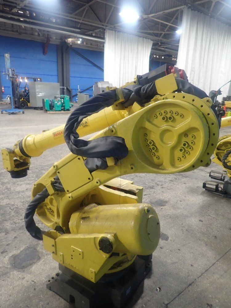 Fanuc R2000ia 125l Robot  R2000ia 125l