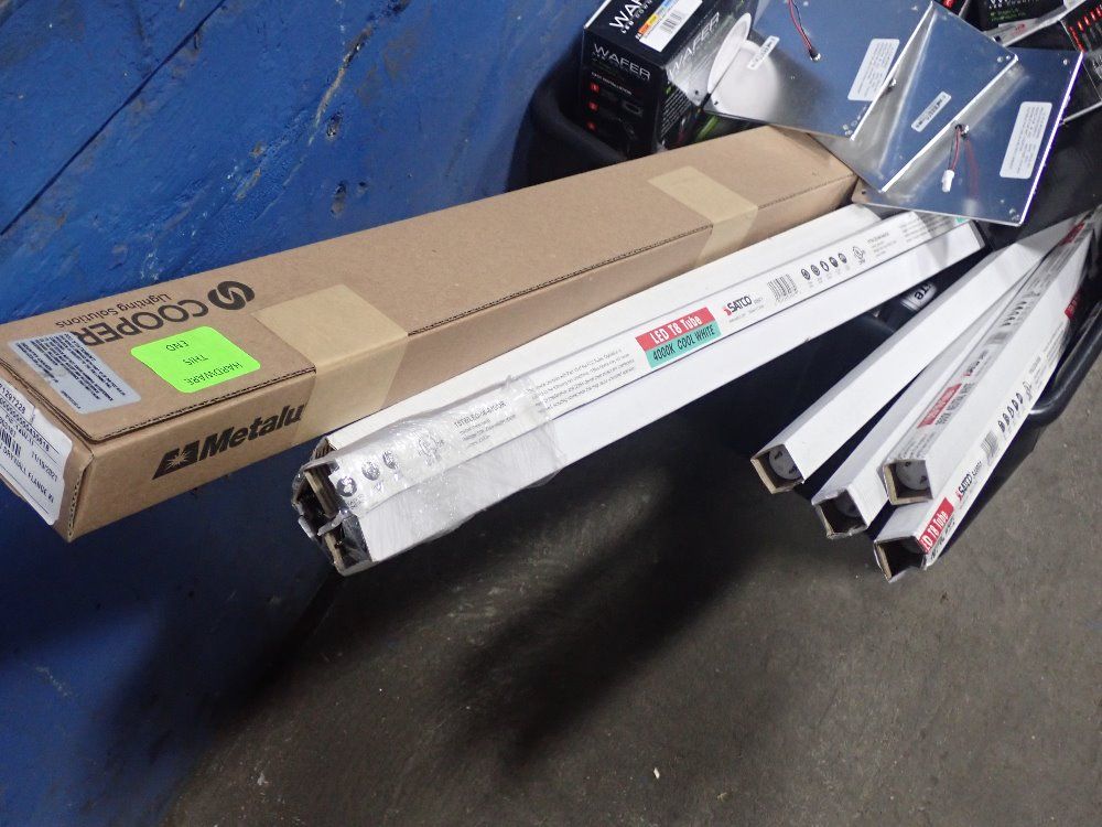 Wafer/satco Led Lights