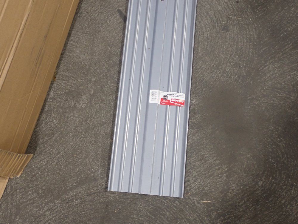 Goldblutt Bull Float