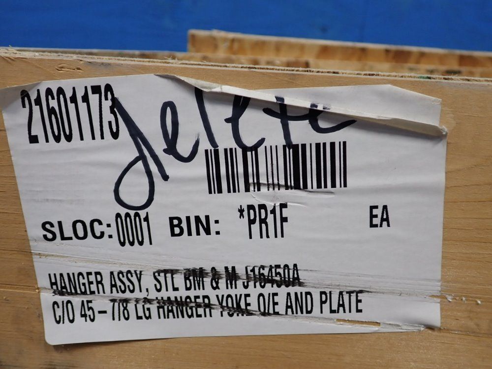 45-7/8 Large Hanger Yoke O/e And Plate - J16450a