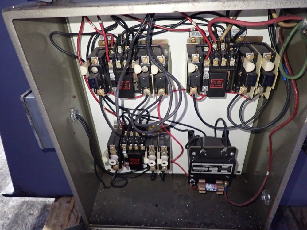 Clausing 6" X 18" 4011 Surface Grinder - 4011