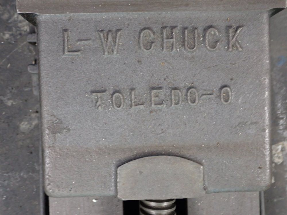L-w Chuck Vise