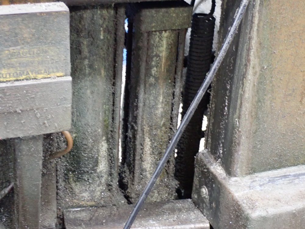 Hem Saw 5hp/14a/42x8 M2 Welded-edge Bandsaw - H115a