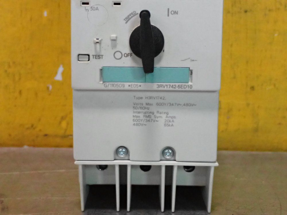 Siemens 3rv1742-5ed10 3, Pole 30 Amp Circuit Breaker - 3rv1742-5ed10