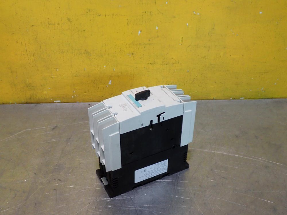 Siemens 3rv1742-5ed10 3, Pole 30 Amp Circuit Breaker - 3rv1742-5ed10