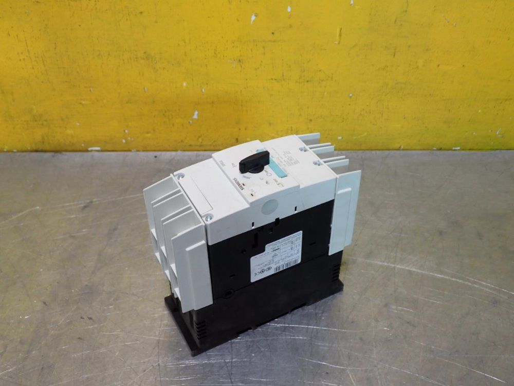 Siemens 3rv1742-5ed10 3, Pole 30 Amp Circuit Breaker - 3rv1742-5ed10