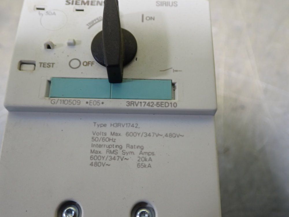 Siemens 3rv1742-5ed10 3, Pole 30 Amp Circuit Breaker - 3rv1742-5ed10