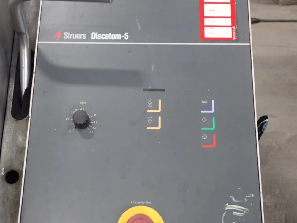 Struers 20.7a/8x11 Discotom 5 Saw - 05116236