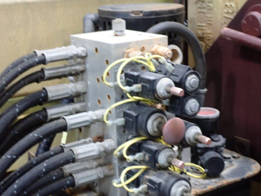 Grove 227lbs/2500psi/5gal Manlift - Amz46ne