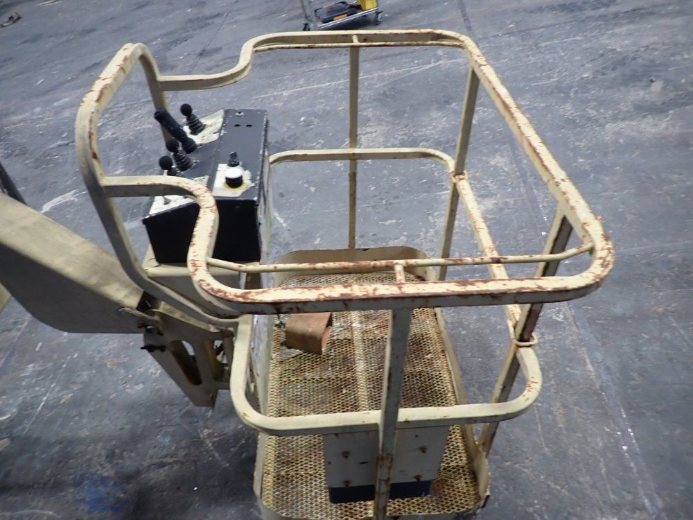 Grove 227lbs/2500psi/5gal Manlift - Amz46ne