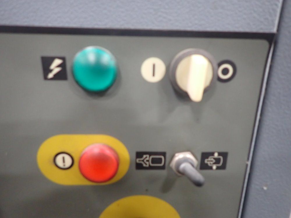 Atlas Copco 8.6bar/40hp/30kw/124psi Air Compressor - Gx30