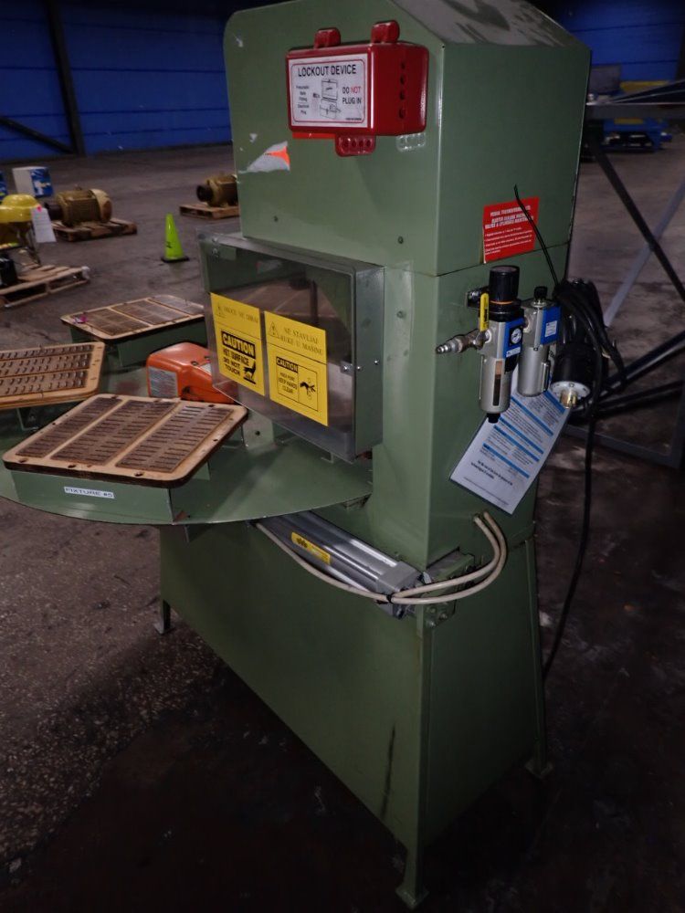 Visual Thermoforming Ltd 12" X 10" Blister Pack Machine