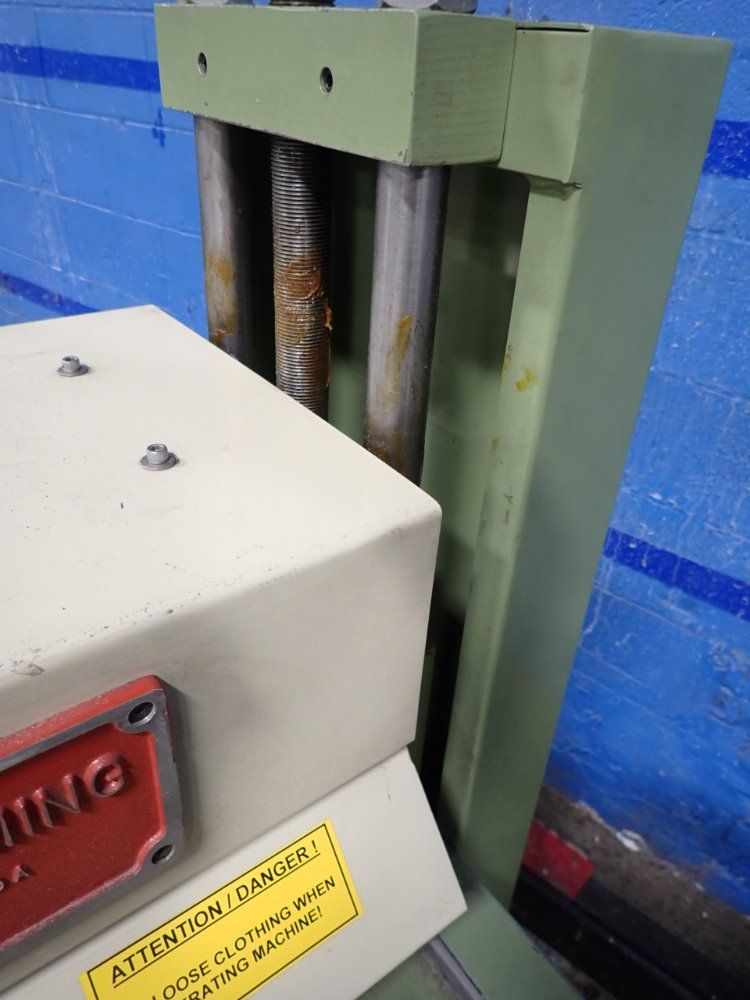 Visual Thermoforming Ltd 24" X 12" X 5" Tunnel Rt221 Trimmer - Rt221