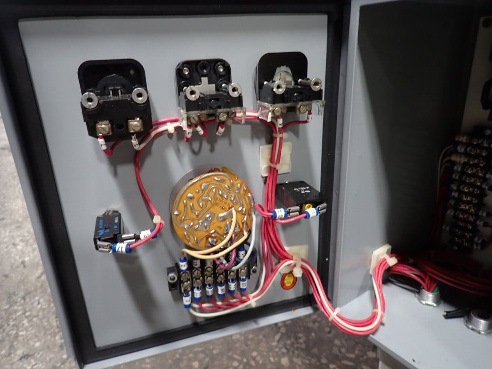 Aidlin Automation Corp 42" Dia T-221 Accumulation Table - T-221