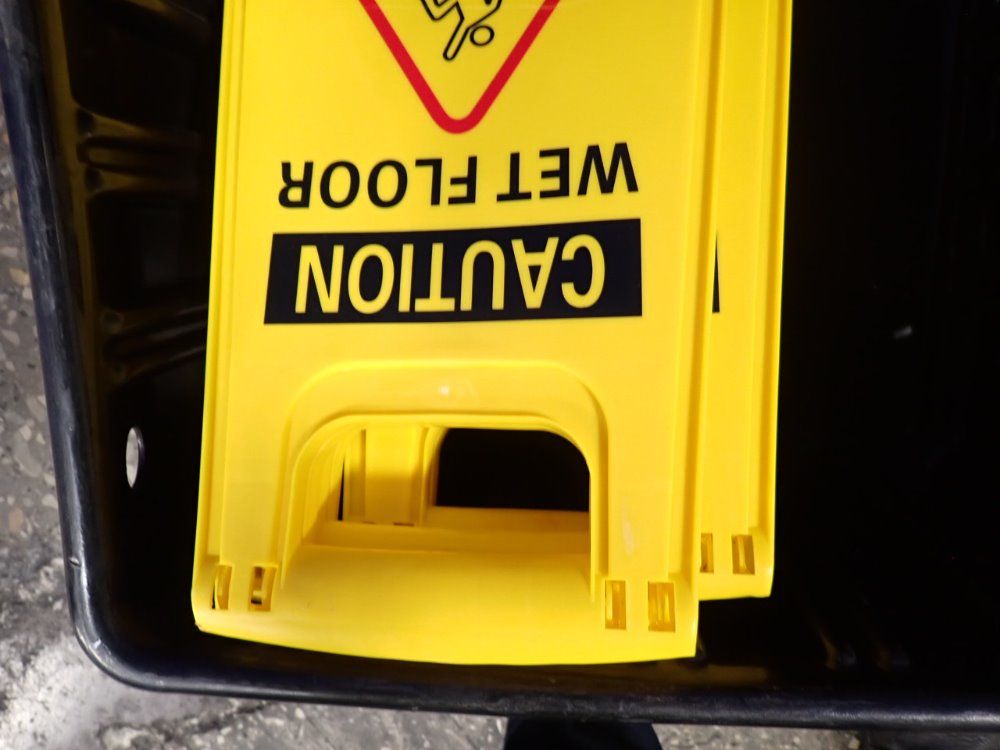 Simpli-magic Caution "wet Floor" Stands