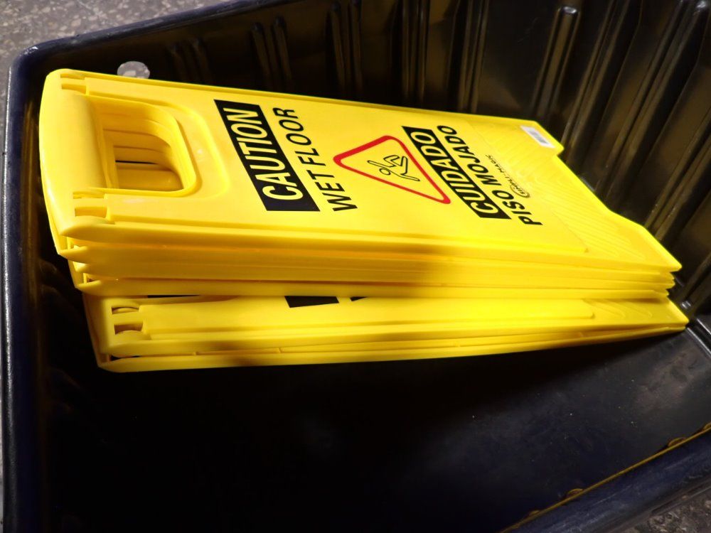 Simpli-magic Caution "wet Floor" Stands