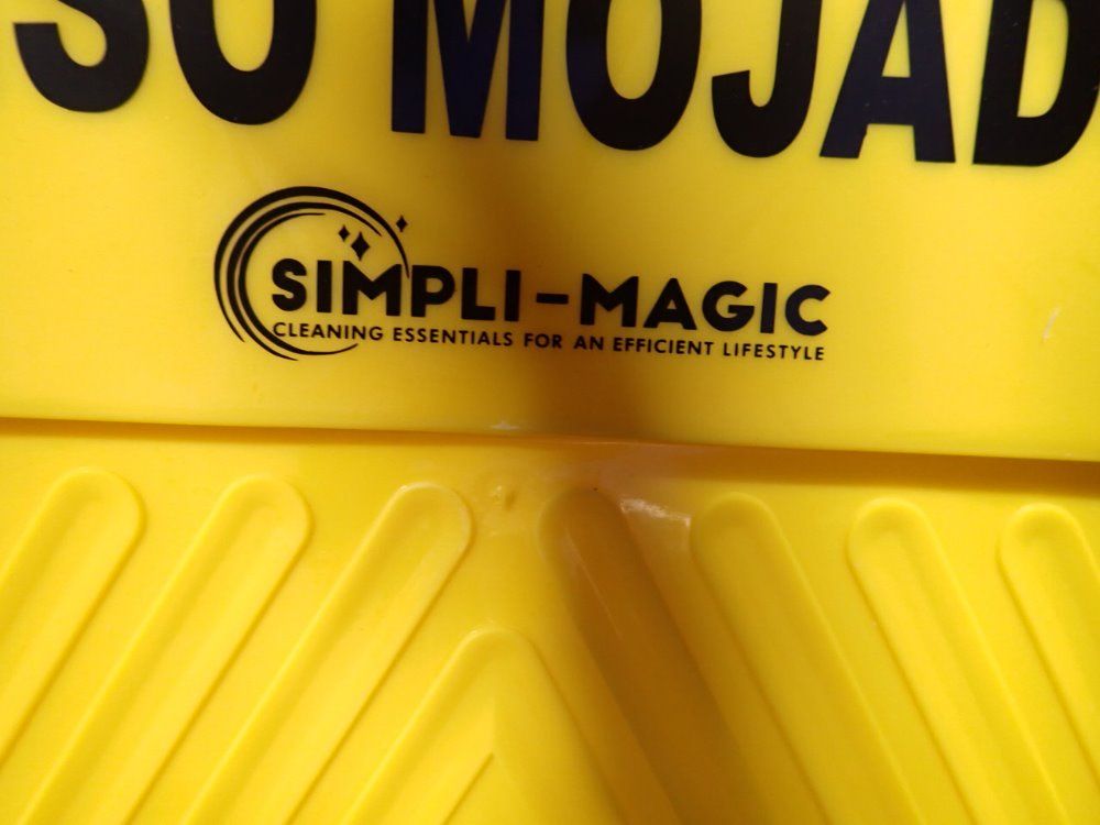 Simpli-magic Caution "wet Floor" Stands