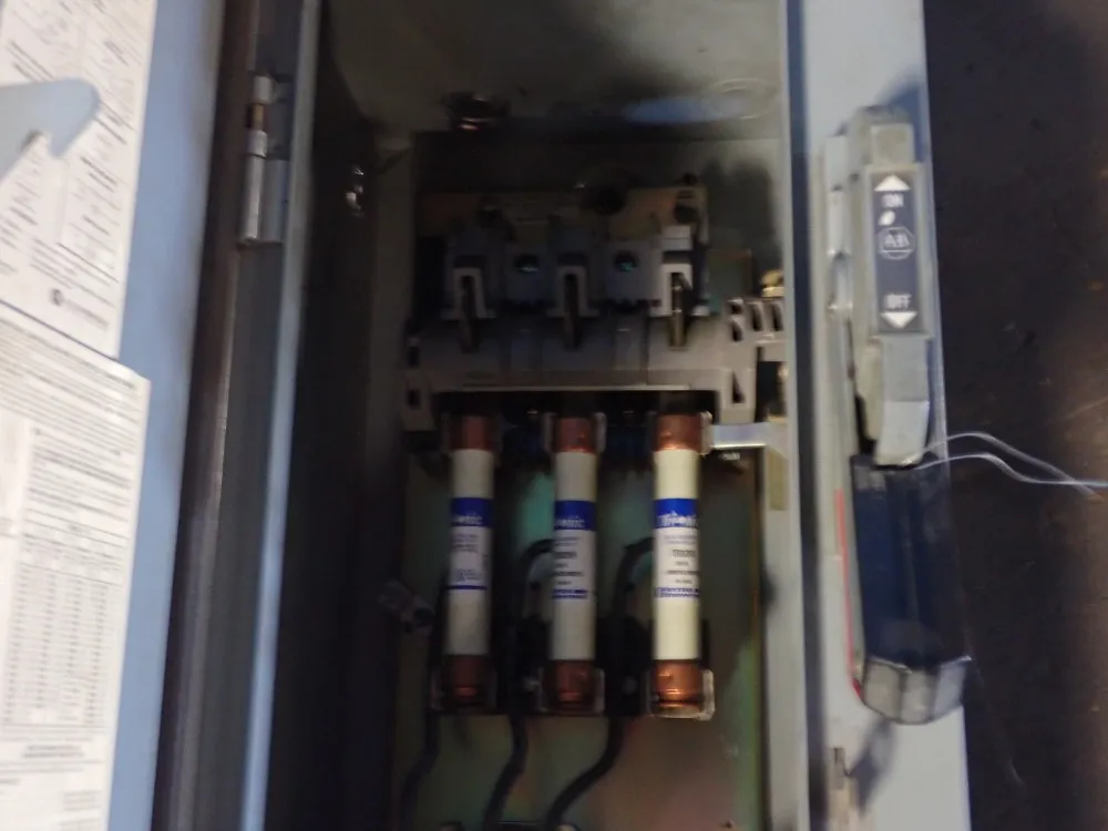 Allen Bradley 100 Amps Fusible Disconnect
