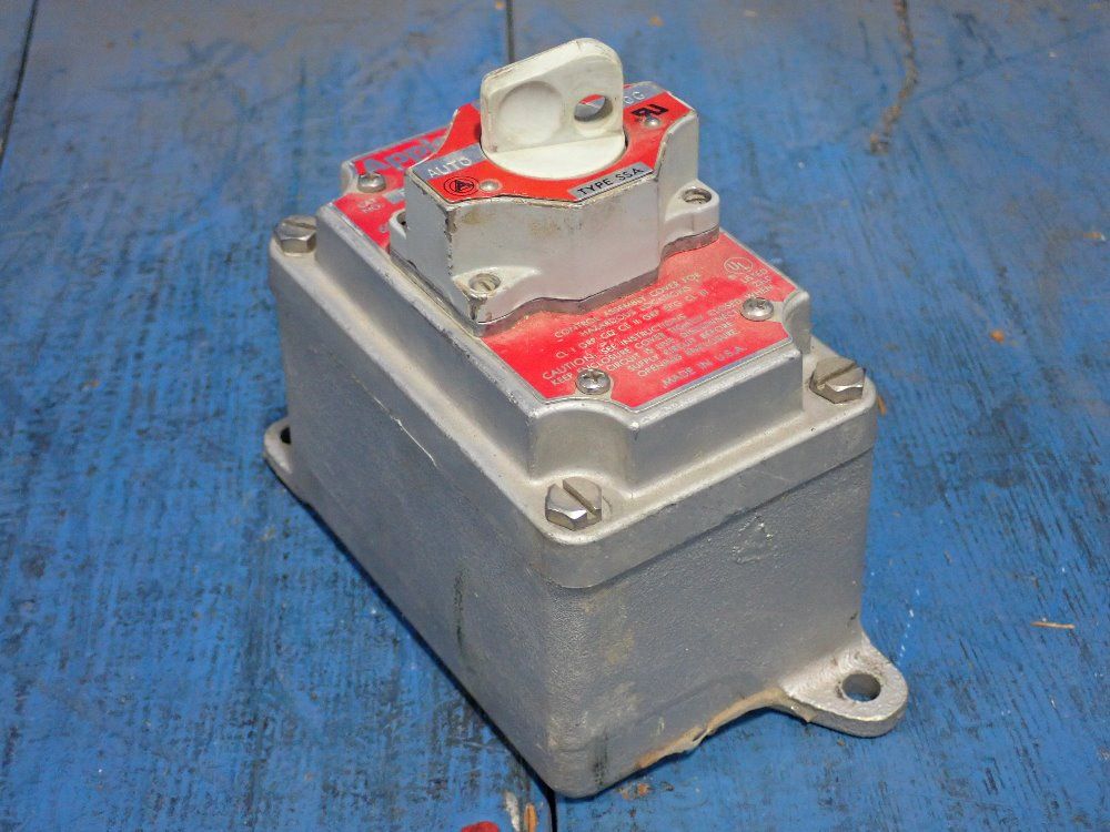 Appleton Electric Co Control Assembly Cover For Hazardous Locations