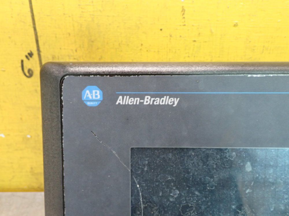 Allen-bradley 2711-b6c20l1 User Interface Damaged - 2711-b6c20l1