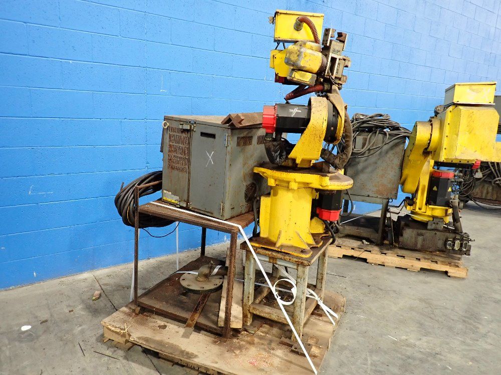 Fanuc Robot Arm And Control Panel - M-6i