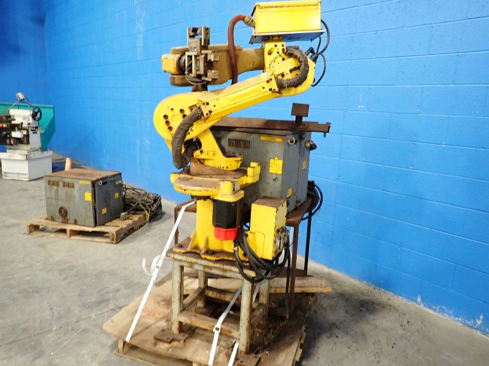 Fanuc Robot Arm And Control Panel - M-6i