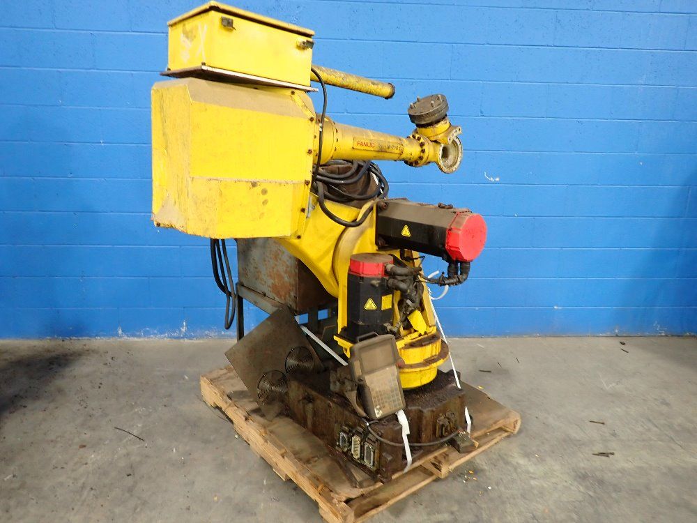 Fanuc Robot Arm And Control Panel - M-710i